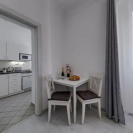 Hotel apartamentowy King's Road 4*