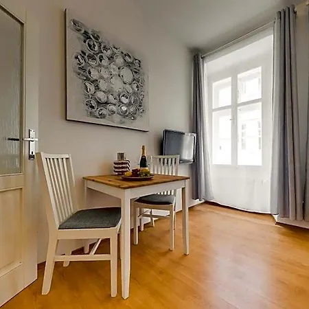 King's Road Hotel apartamentowy Praga