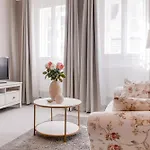 Apart-hotel King's Road 4*